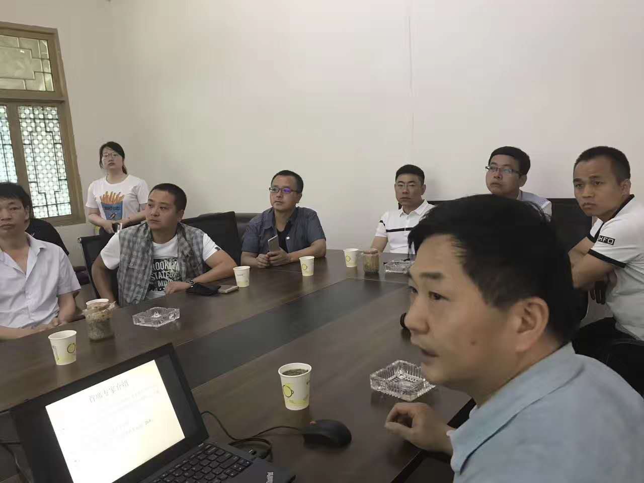 贵州省黄平县野洞河镇领导来我司考察羊肚菌产业